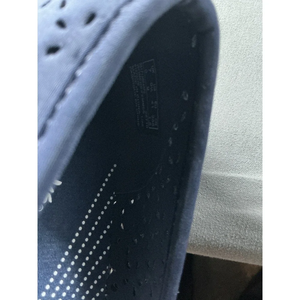 Clarks Cloudsteppers Breeze Emily Navy Blue Perforated Slip On Shoes 9.5M NEW